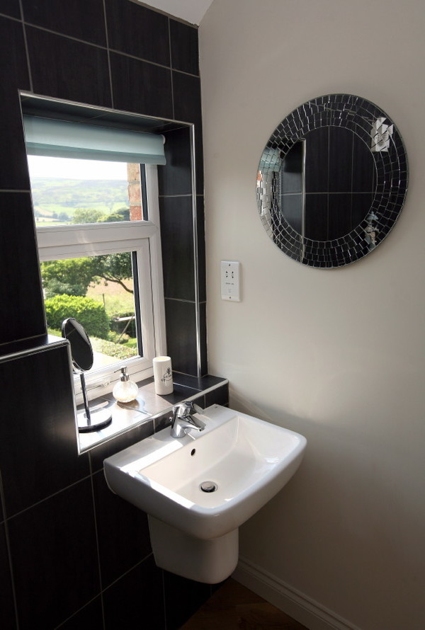 ensuite sink